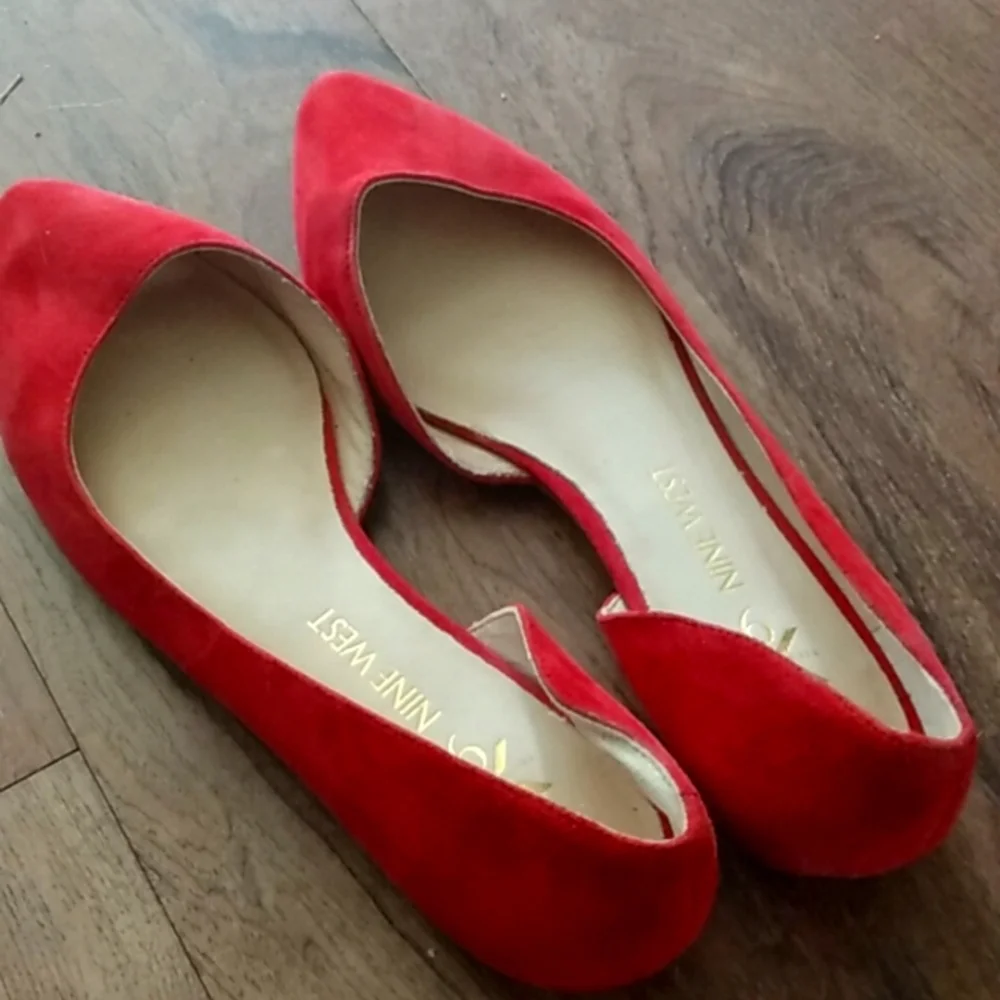 Flats - Picture 1 of 2